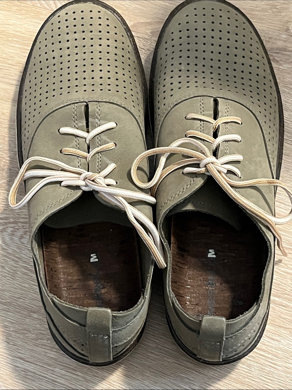 Merrell Women's Move Olive Green Perforated Lace-Up Flats. - Picture 4 of 4